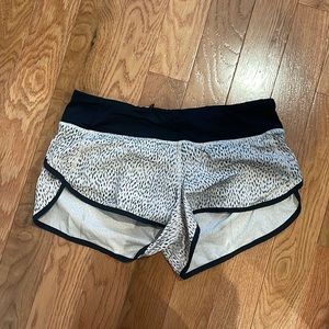 Lulu lemon speed up short